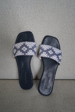 Load image into Gallery viewer, S8 - ken fleur de lis
