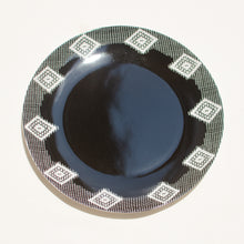 Load image into Gallery viewer, Black Kibin-Kibin (Holding Hands)
